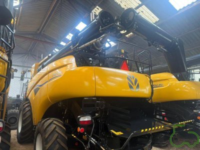 Комбайн New Holland CR 10.90 (Нью Холанд)