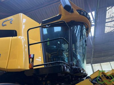 Комбайн New Holland CR 10.90 (Нью Холанд)